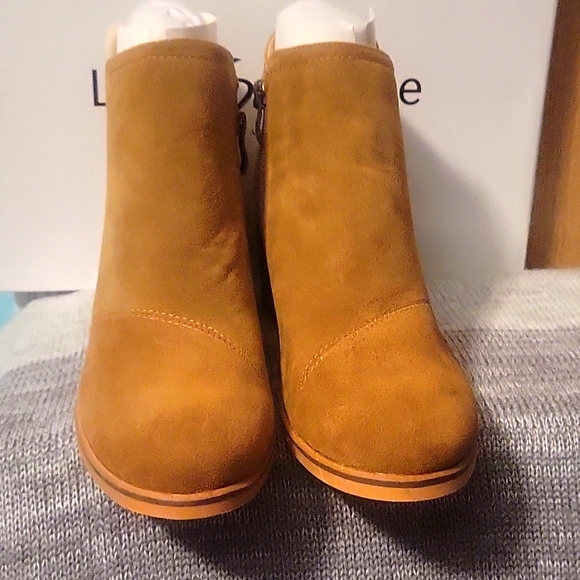 Los Angeles Apparel Brown Suede Ankle Booties - Picture 5 of 6